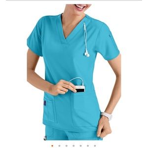 Carhartt women’s v neck scrub top